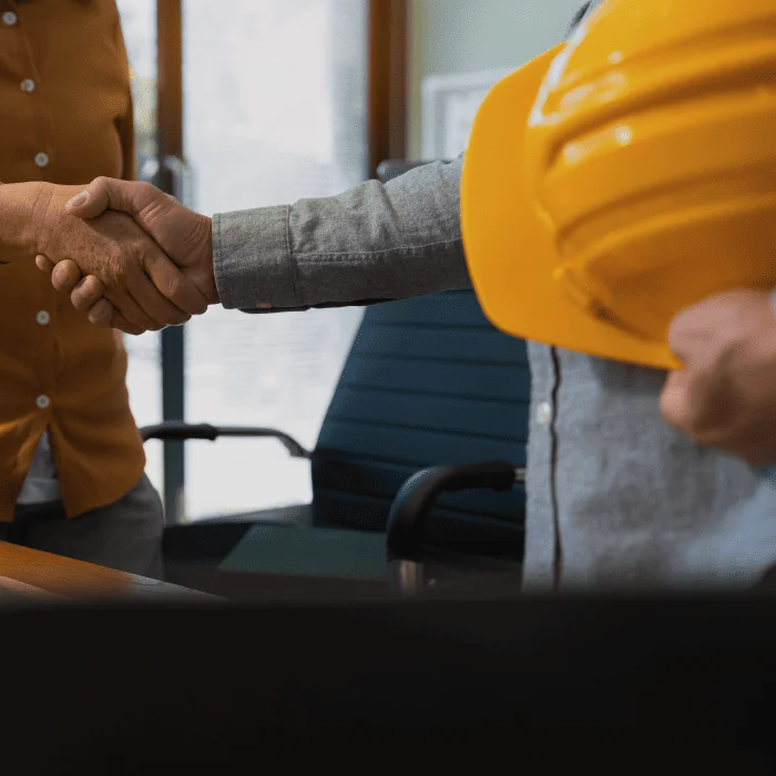 Handschlag auf der Baustelle